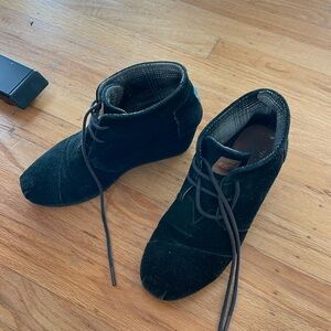 Toms black lace up booties